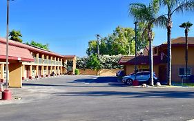 Super 8 By Wyndham Visalia