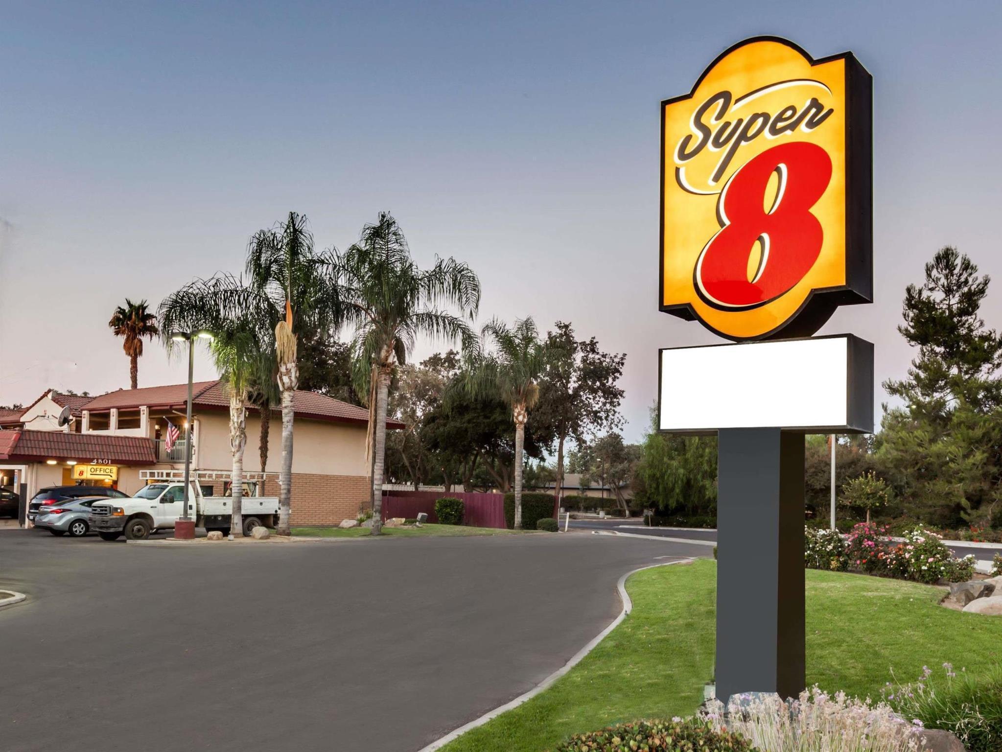 Hotel Super 8 By Wyndham Visalia Zewnętrze zdjęcie