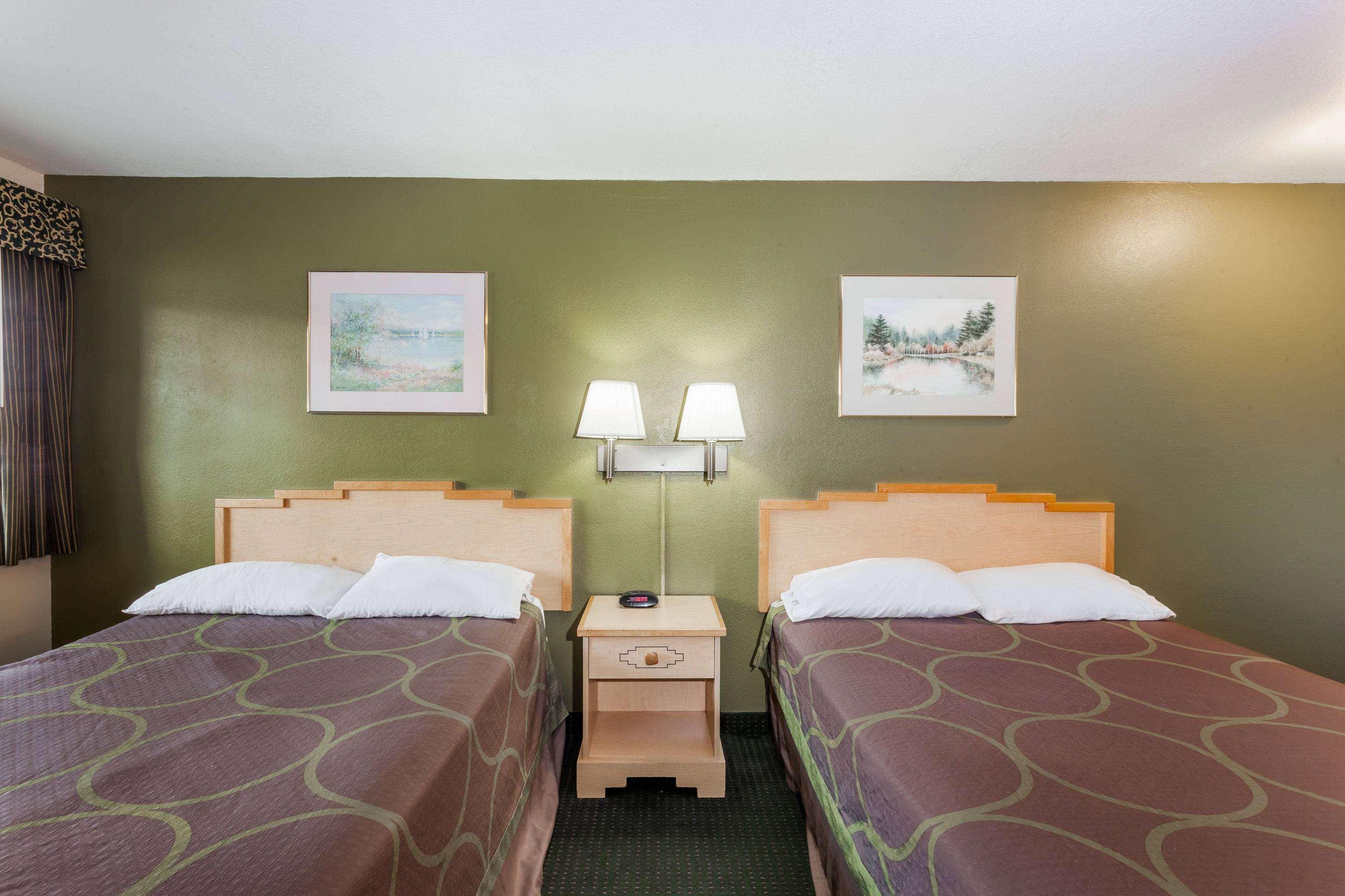 Hotel Super 8 By Wyndham Visalia Zewnętrze zdjęcie