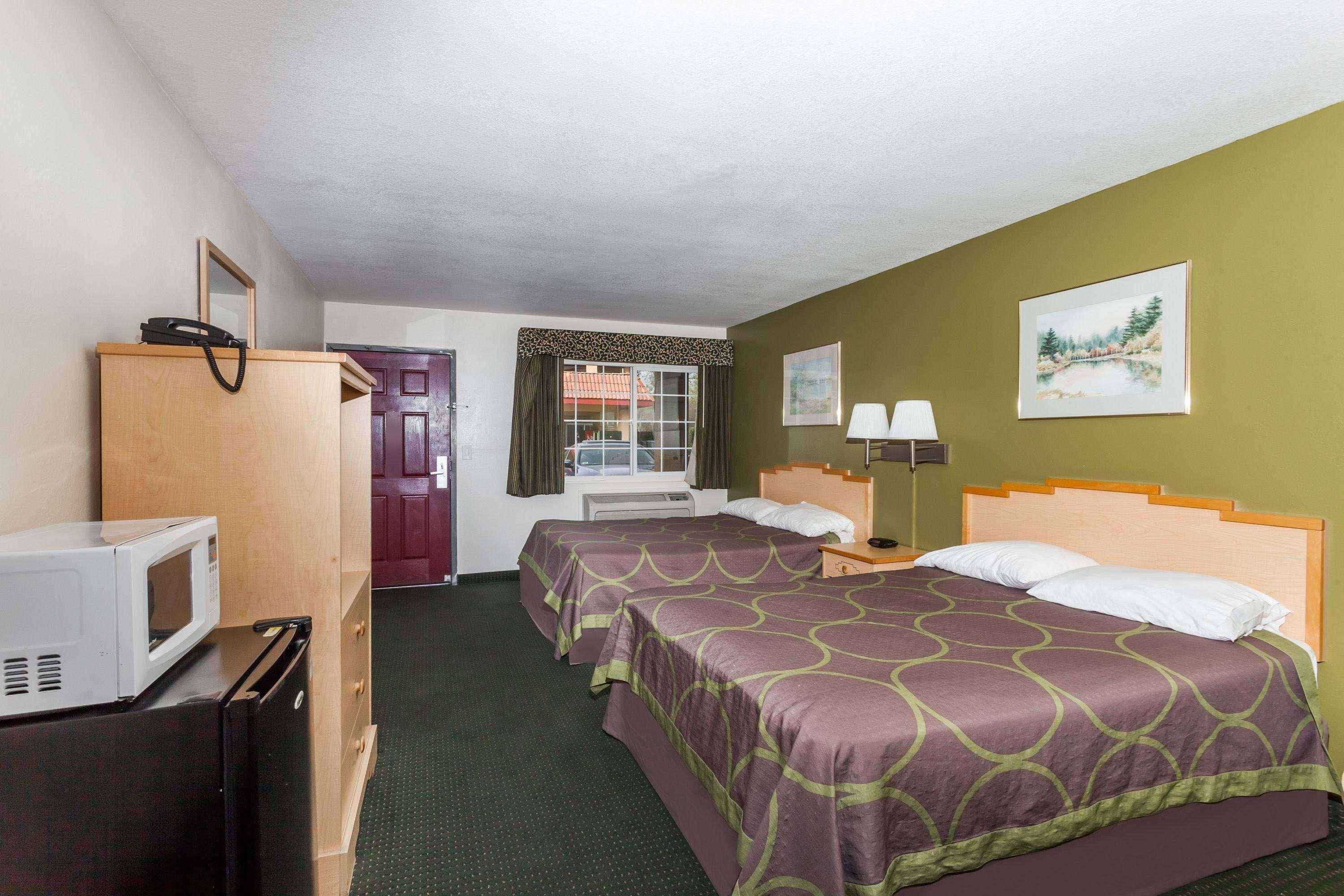 Hotel Super 8 By Wyndham Visalia Zewnętrze zdjęcie